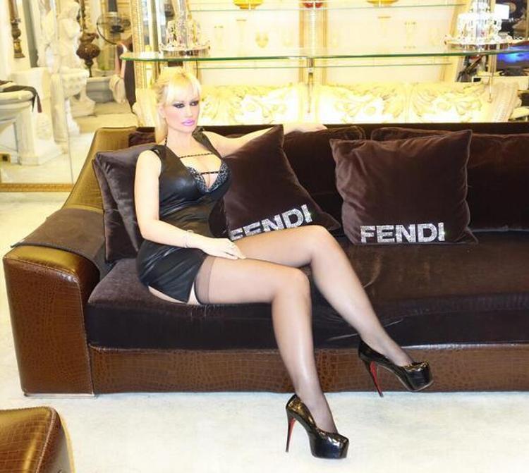 Adnan Oktarın kediciği Tülay Kumaşçı