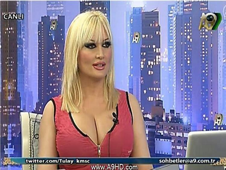 Adnan Oktarın kediciği Tülay Kumaşçı