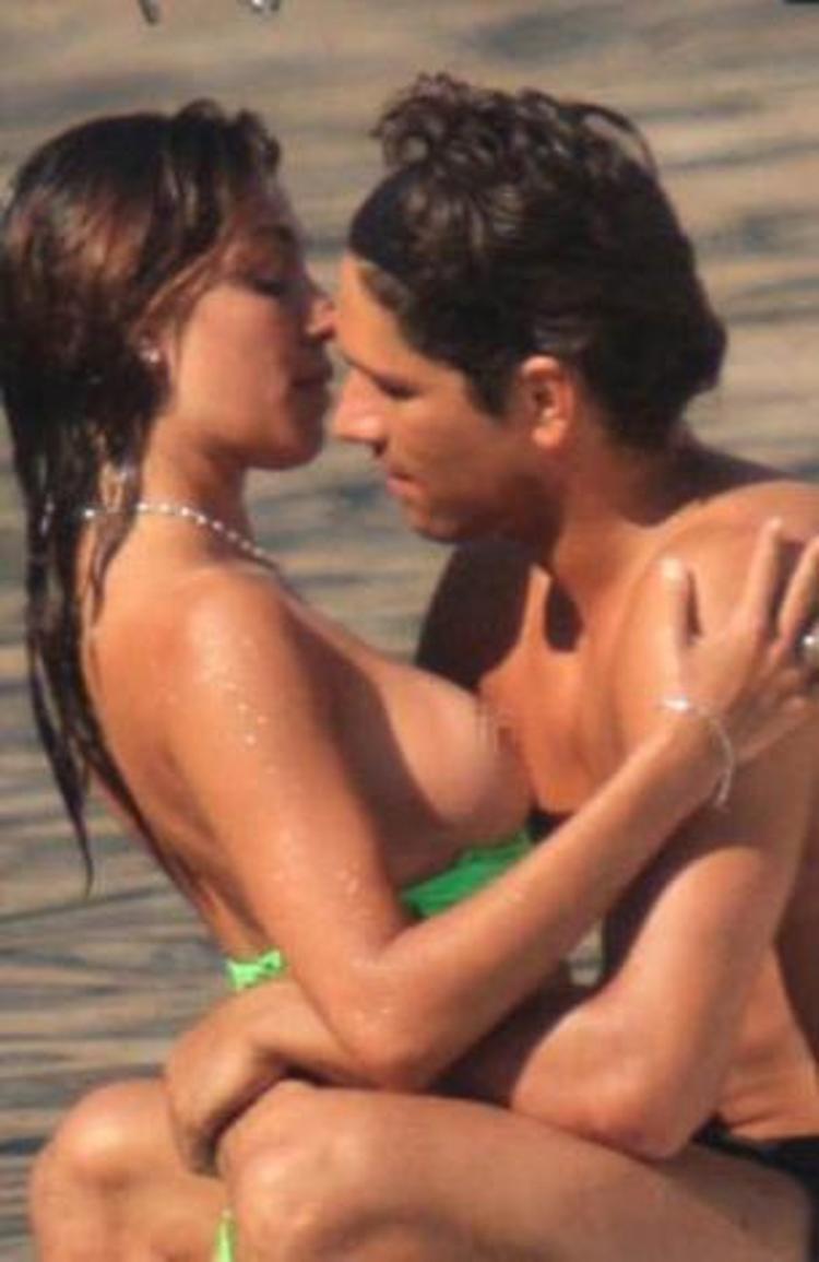 Denizde sevişirken yakalandılar. gazetevatan.comÖZEL. 