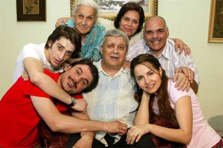 Raytingkurdu.com Türk televizyonlarında en çok tekrarı yayınlanan dizileri derledi. İşte bitse de gitmeyen diziler...