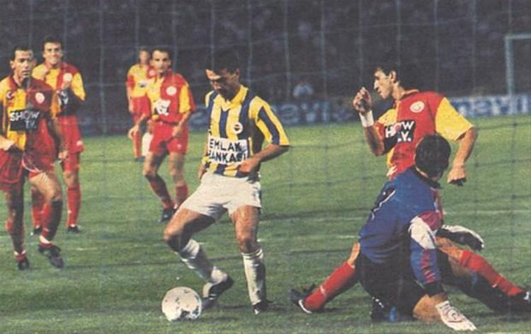 Ayağı kırılan futbolcular