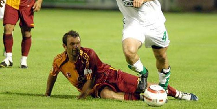 Ayağı kırılan futbolcular