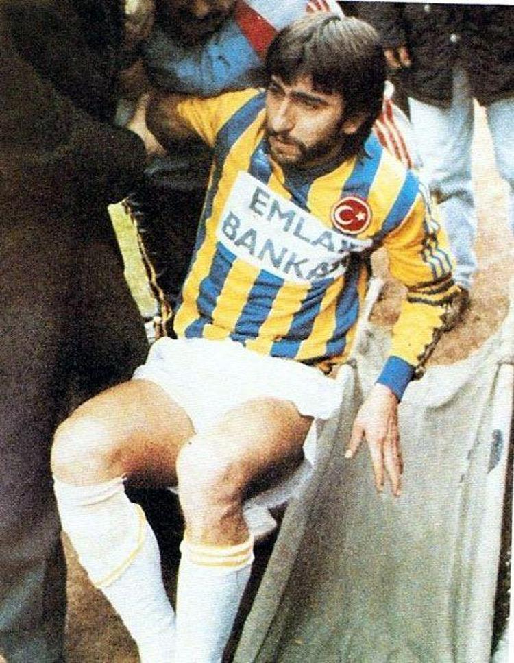 Ayağı kırılan futbolcular