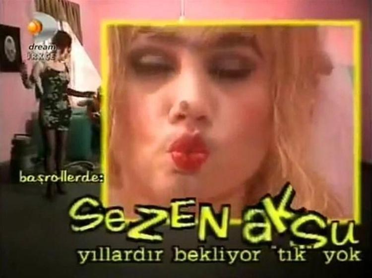 İçinde ünlülerin de olduğu nostaljik klipler