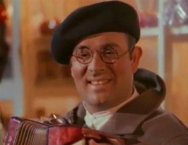 İçinde ünlülerin de olduğu nostaljik klipler