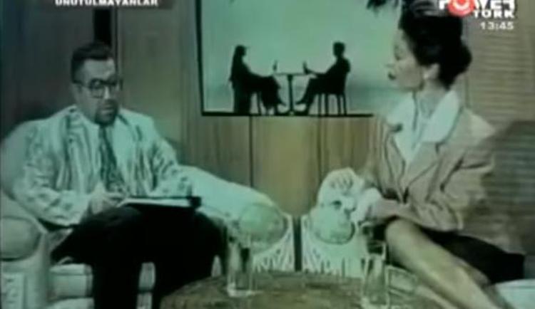 İçinde ünlülerin de olduğu nostaljik klipler