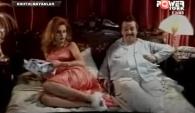 İçinde ünlülerin de olduğu nostaljik klipler