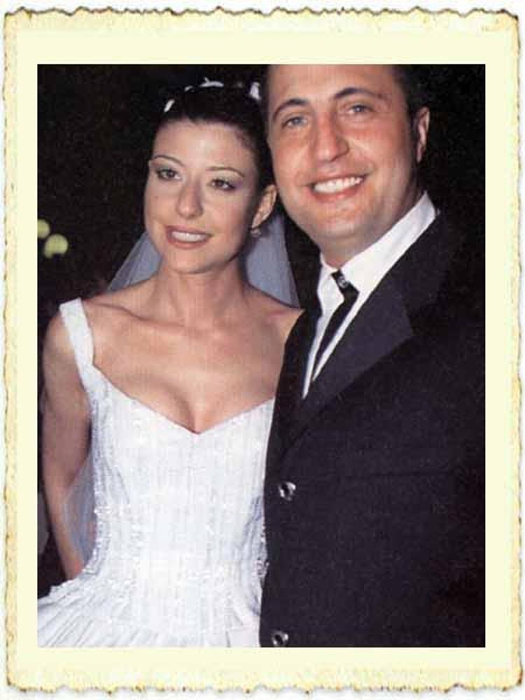 Ercan Saatçi ile Gülümsün Özkökün evlilik resmi