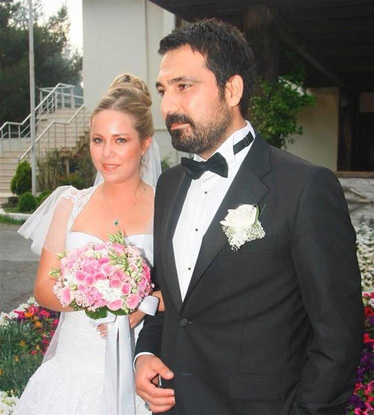 Bülent İnal ile Melis Tüysüzün evlilik resmi