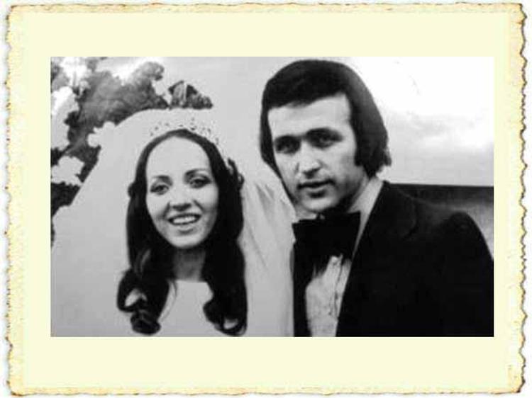 Erol Evgin ile Emel Özdenin evlilik resmi