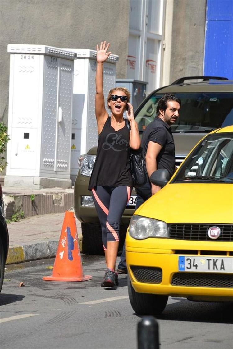 Gülben Ergen evinin kapılarını açtı
