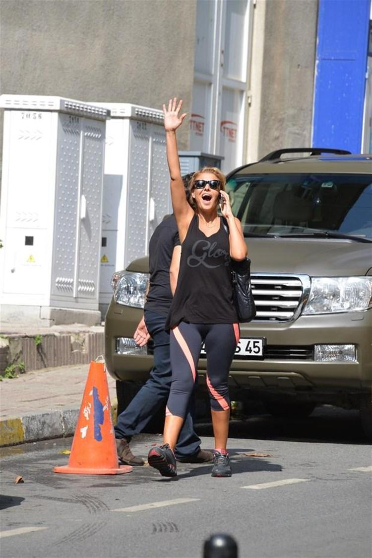 Gülben Ergen evinin kapılarını açtı