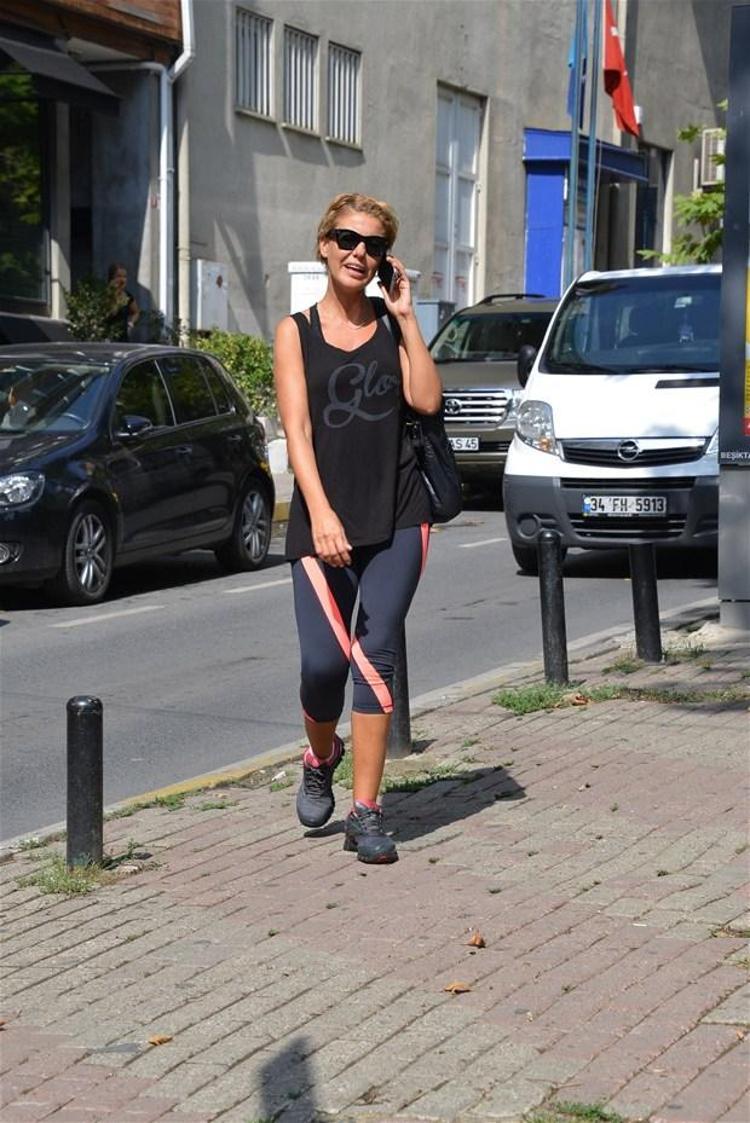 Gülben Ergen evinin kapılarını açtı