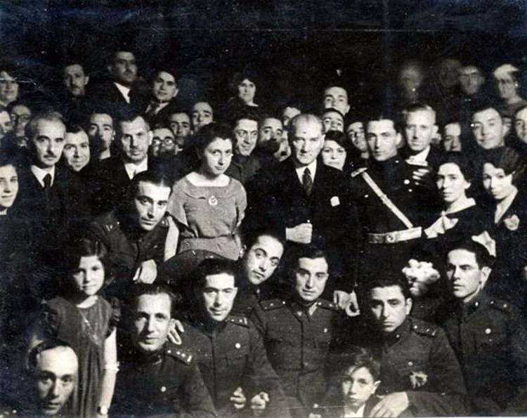 Atatürk´ün arşivlerden çıkan son fotoğrafları