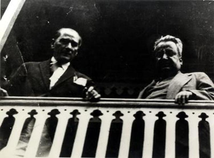 Fotoğraflarla Atatürk