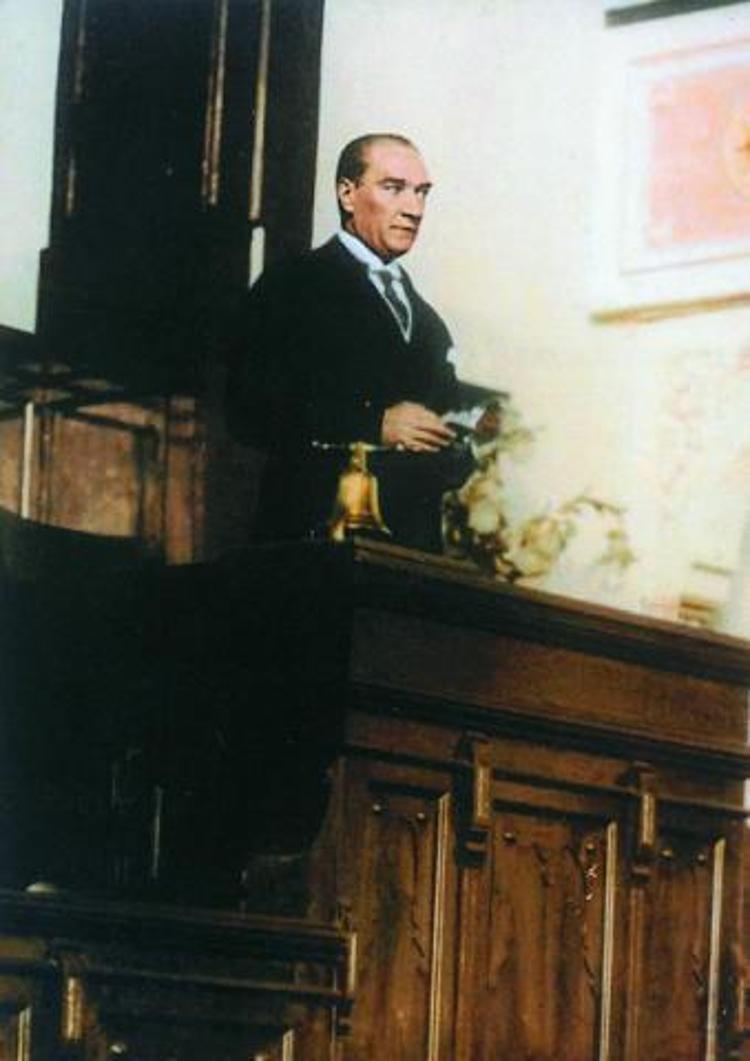 Fotoğraflarla Atatürk