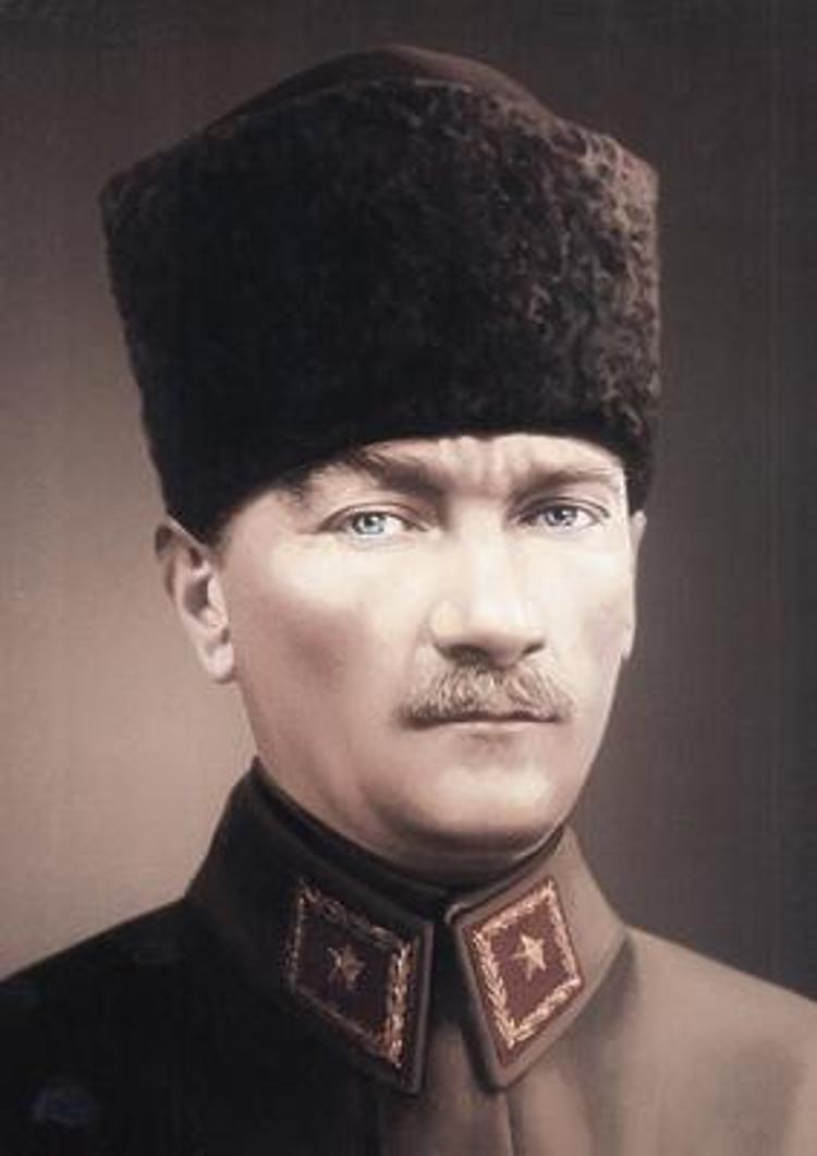 Fotoğraflarla Atatürk