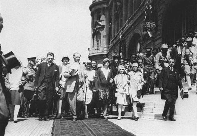 Fotoğraflarla Atatürk