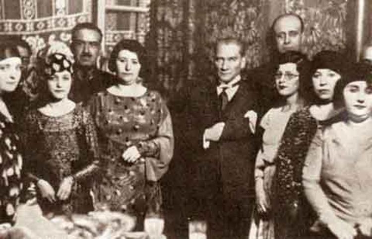Fotoğraflarla Atatürk