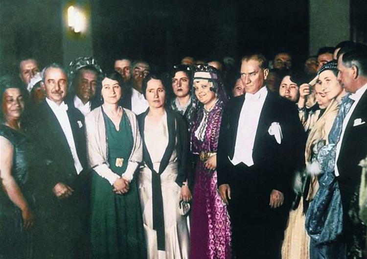Fotoğraflarla Atatürk