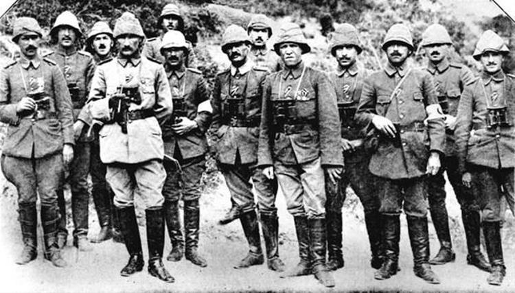 Fotoğraflarla Atatürk