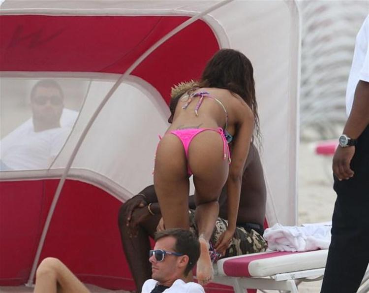 Balotelli ile kötü ayrılmadıklarını belirten Fanny, Birini sevdiğiniz zaman ondan nefret edemiyorsunuz, kırgın hissediyor olabilirim ancak işlerin kötüleşmesini sevmem. Bana ihtiyacı olduğu an bir arkadaşı olarak onun yanında olurum dedi.