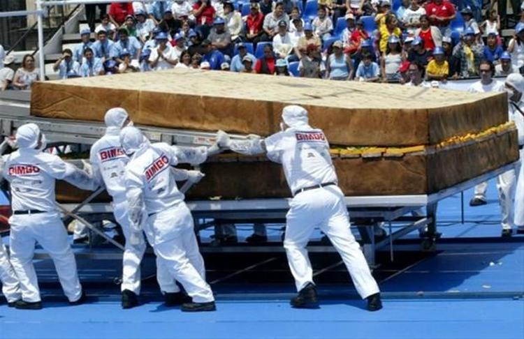 En büyük sandviç 2004 yılında Meksika´da yapıldı. 3178 kilogram ağırlığında.