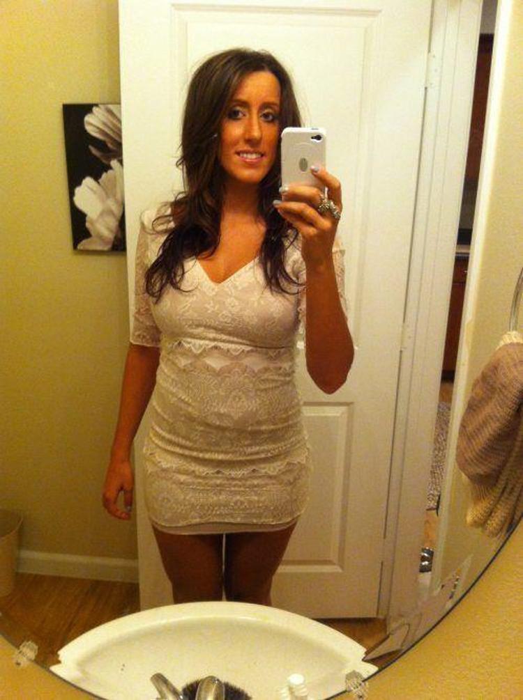 Facebook´un seksi elbiseleri