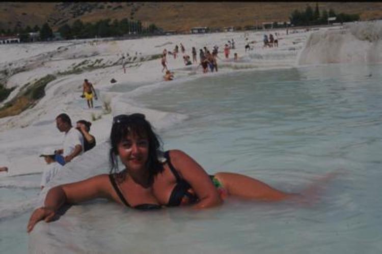 Oya Aydoğanın gençlik pozları