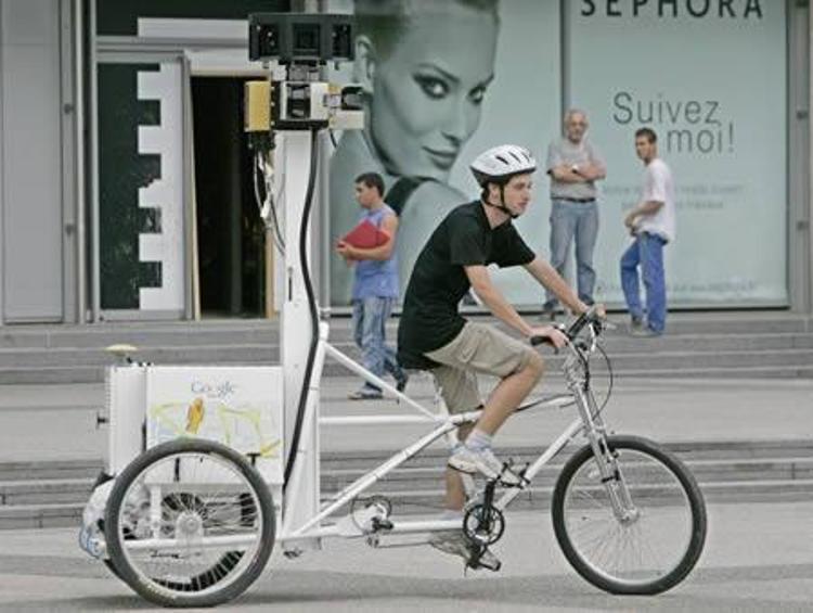 Google için yol fotoğrafçısı:
