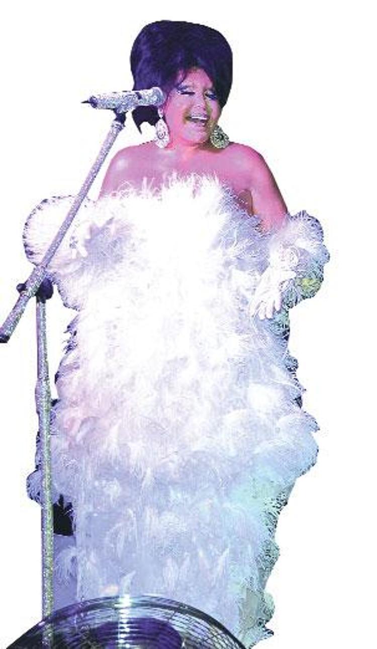Diva’ya ‘Minik Kuş’benzetmesi