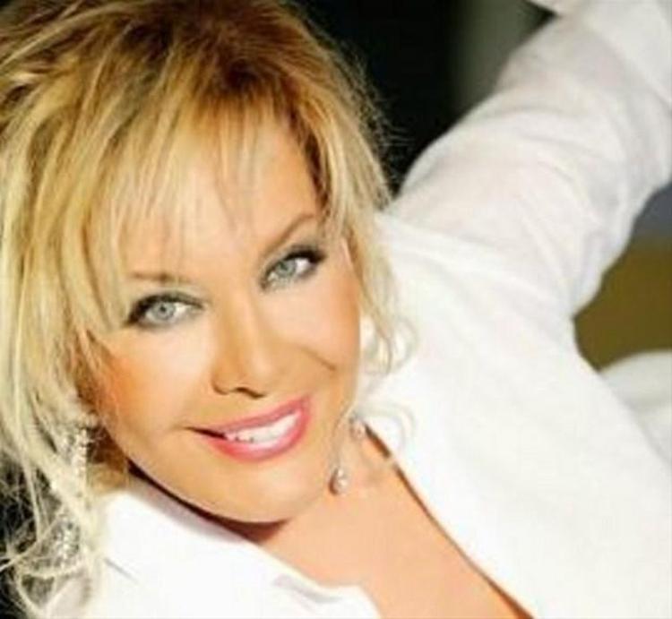 Emel Sayın