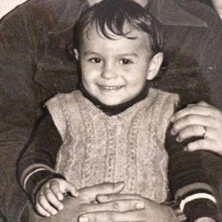 Ünlülerin küçüklükleri Zamanla herkes değişir