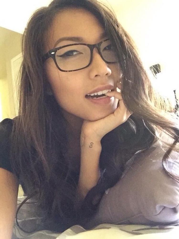 Nerdy Hot Chick