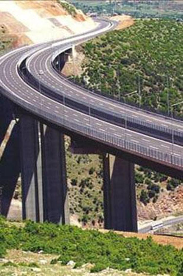 11 kişiyle viyadüğe uçmak