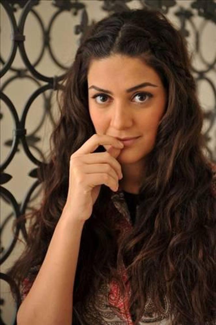 Bergüzar Korel - 31