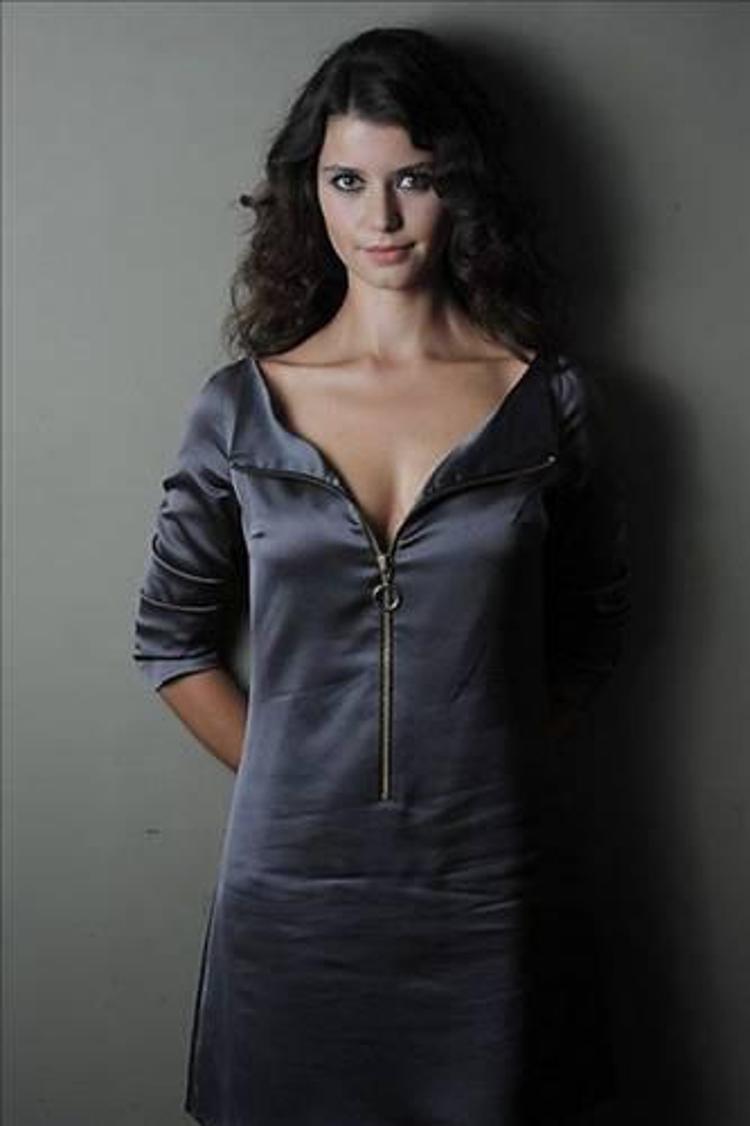 Beren Saat - 27