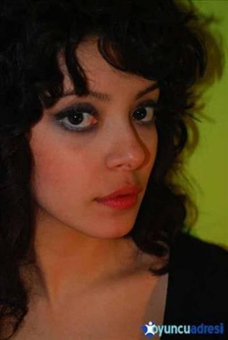 Selin Şekerci - 28