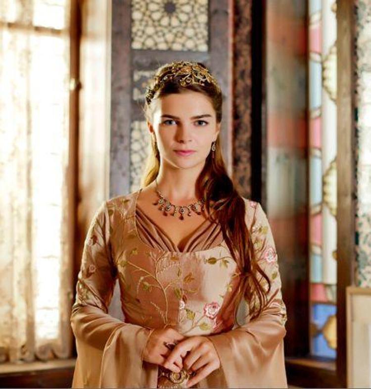 Pelin Karahan- 29