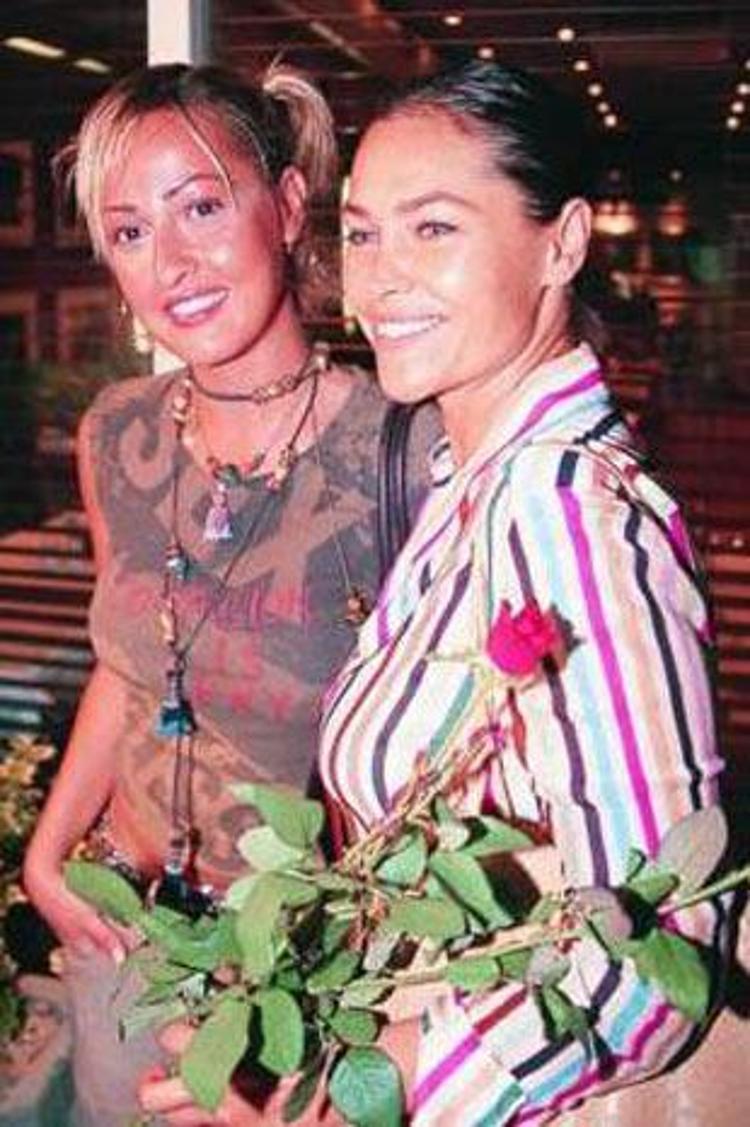 Artık Türkiyede Hülya Avşar ve kardeşi Helin Avşarı tanımayan yok.