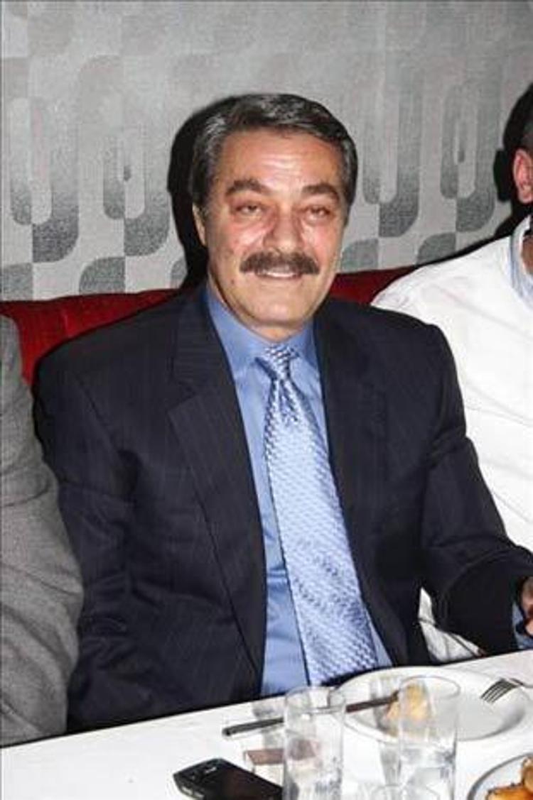 Arıca, Kadir İnanırın yeğeni.