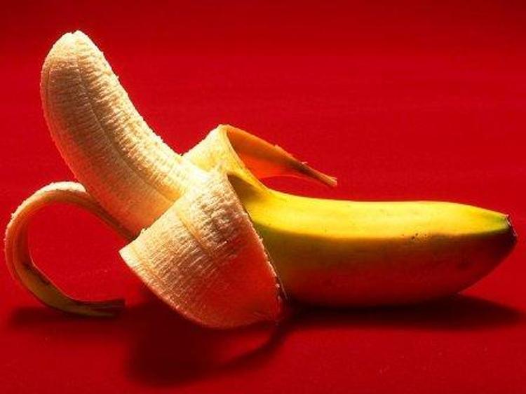 MUZ VE KABUĞU: İnsana kokusu ile bile mutluluk aşılayan muz, özellikle kabuğu ile pişirildiğinde cinsel gücü oldukça fazla artırır.