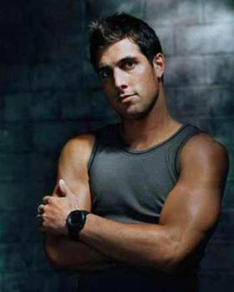 19- Carlos Bocanegra