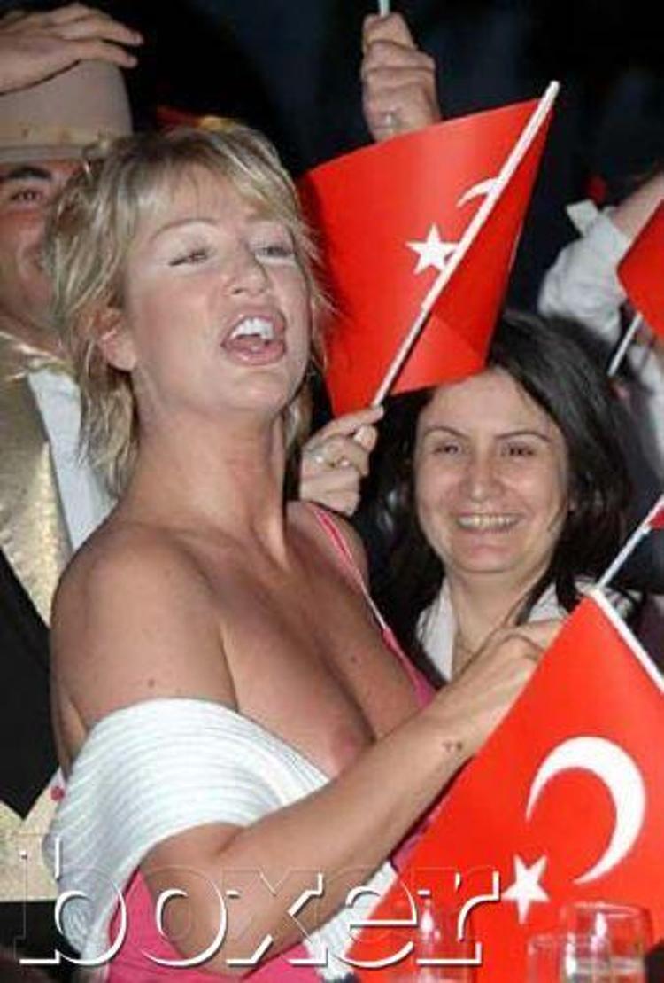 Frikik kurbanı ünlüler