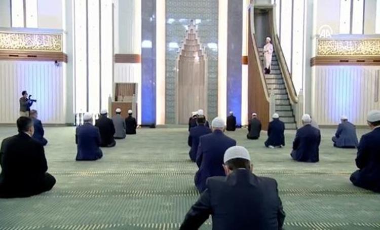 Tesbih namazı cemaatle kılınır mı