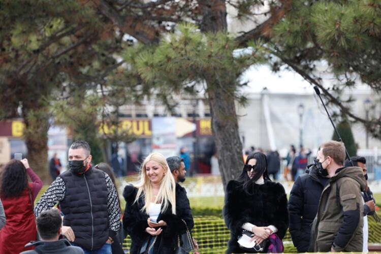 Hafta sonu ve hafta içi sokağa çıkma yasaklarıyla ilgili flaş açıklama Yasak saatleri değişiyor... Pazar günü yasağı kalkıyor... Pazartesi günü...
