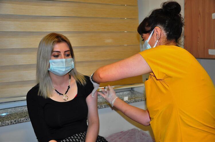 Hafta sonu ve hafta içi sokağa çıkma yasaklarıyla ilgili flaş açıklama Yasak saatleri değişiyor... Pazar günü yasağı kalkıyor... Pazartesi günü...