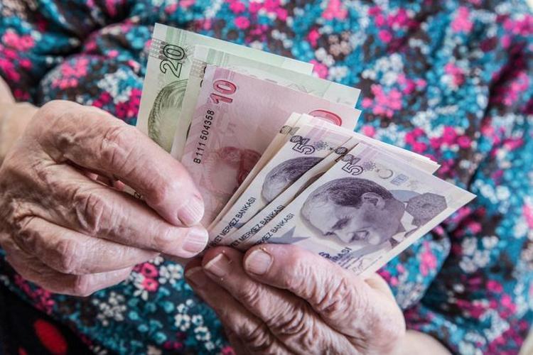 Emekli maaşlarında flaş kesinti kararı Milyonları ilgilendiriyor
