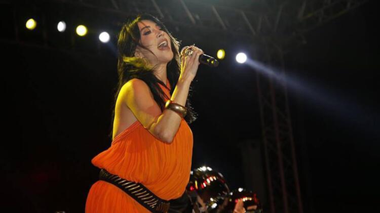 Hande Yener gözyaşları içinde anlattı Meme kanserini atlattım