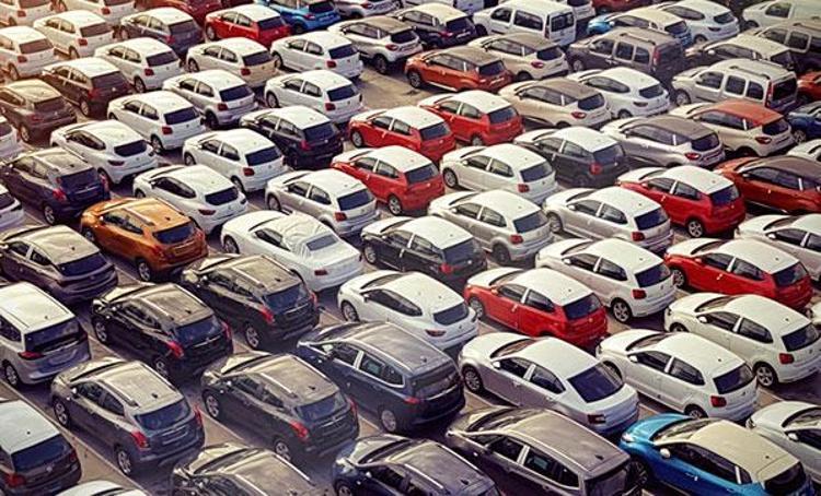 Araba alacaklar dikkat Fiyatlar manipüle ediliyor, kredi detayı...